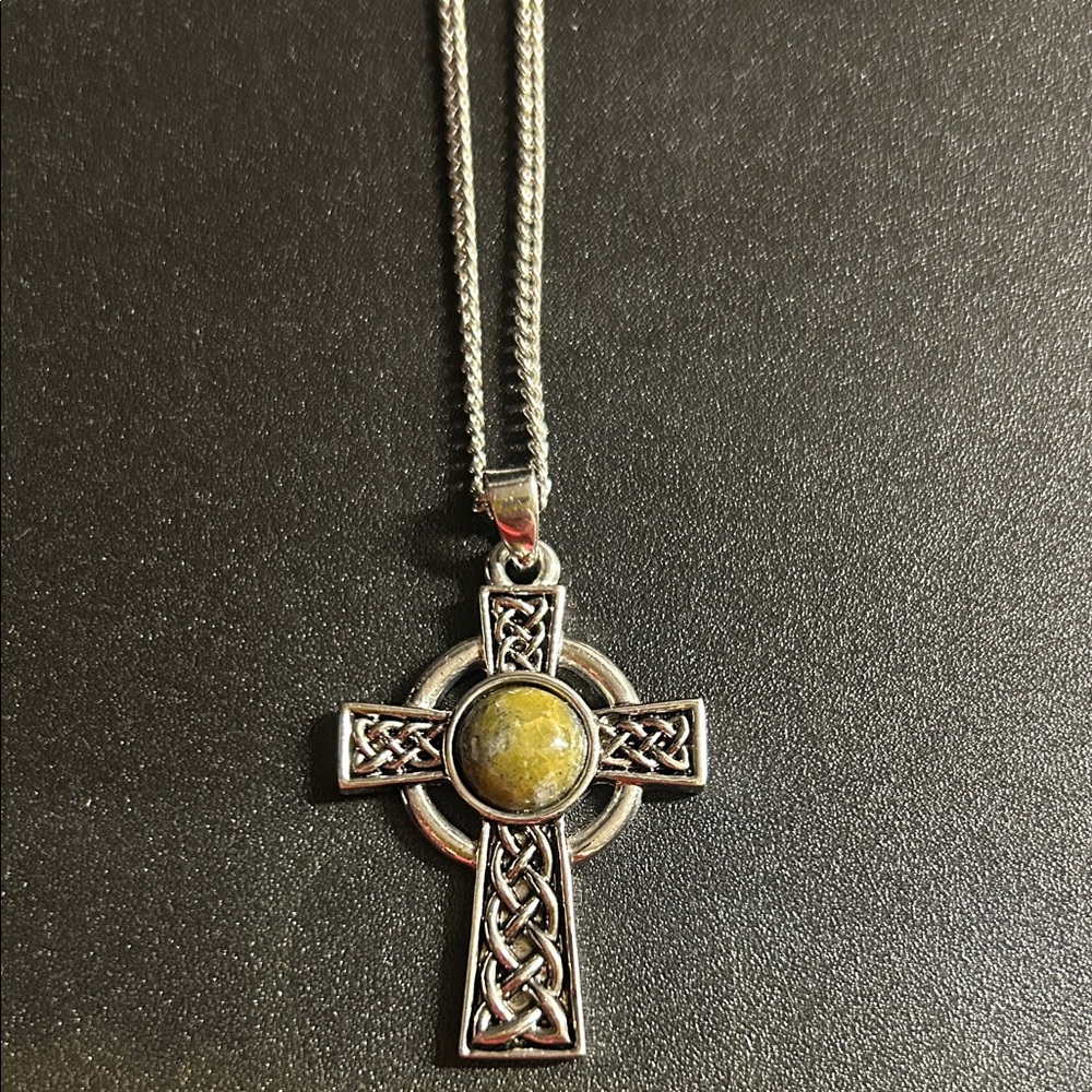 SILVER‎ CONNEMARA MARBLE CELTIC CROSS NECKLACE